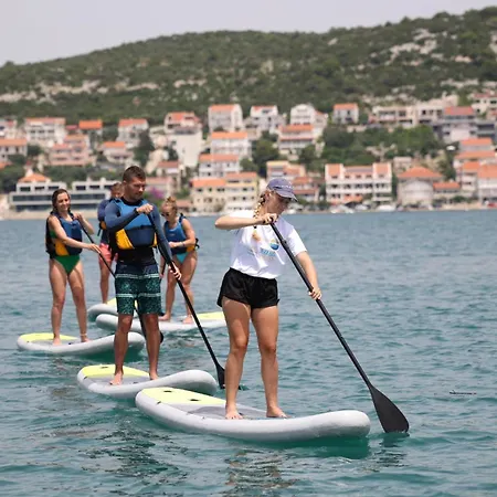 Parco vacanze Mobile Homes Lovisca Premium *