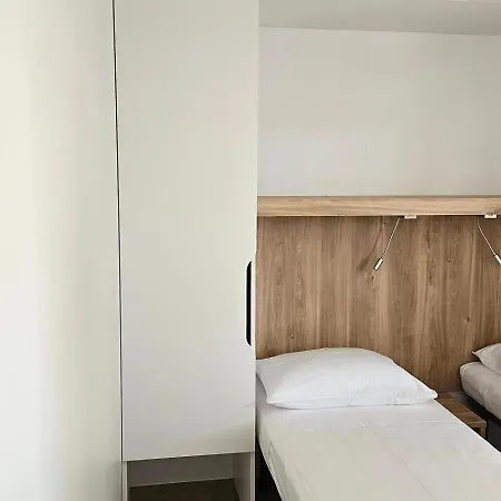 홀리데이파크 Mobile Homes Lovisca Premium