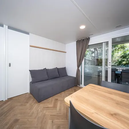 Mobile Homes Lovisca Premium פארק נופש יזרה