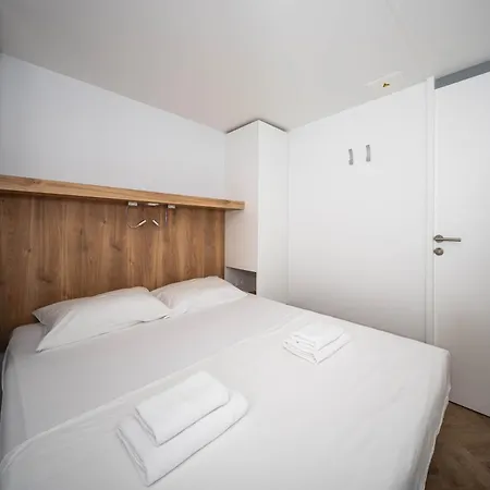 Holiday park Mobile Homes Lovisca Premium *