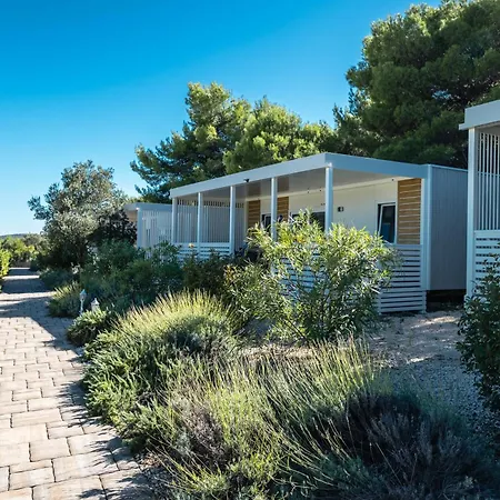 Mobile Homes Lovisca Premium פארק נופש יזרה