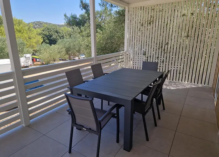 פארק נופש Mobile Homes Lovisca Premium