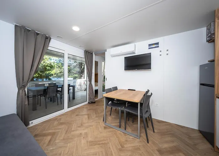 Mobile Homes Lovisca Premium פארק נופש *