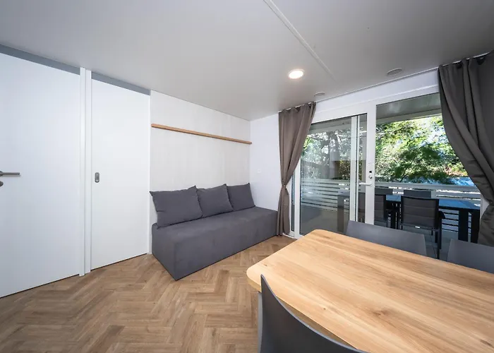 Mobile Homes Lovisca Premium פארק נופש יזרה