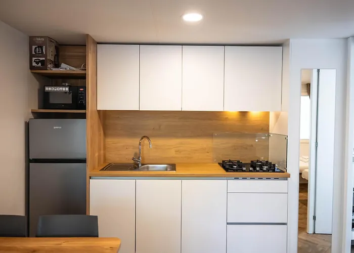 פארק נופש Mobile Homes Lovisca Premium