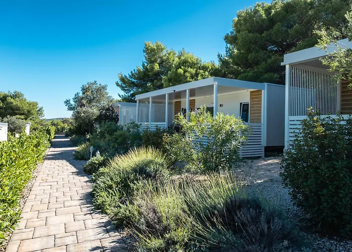 Mobile Homes Lovisca Premium Vakantiepark Jezera