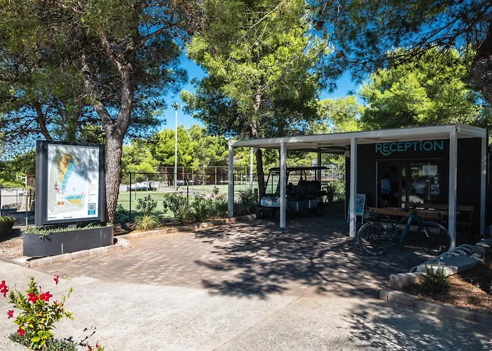 Mobile Homes Lovisca Premium Vakantiepark *