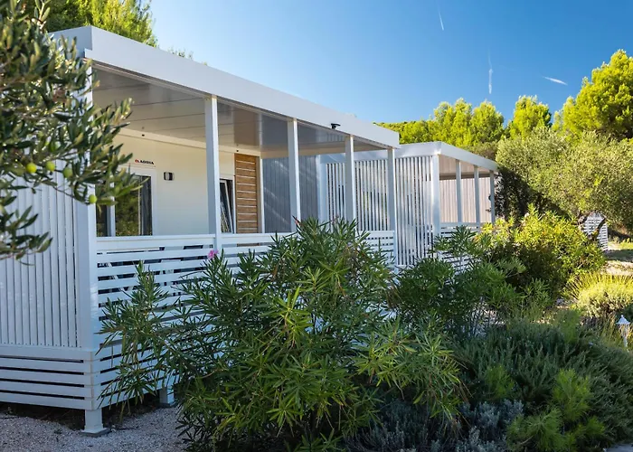 Mobile Homes Lovisca Premium פארק נופש יזרה