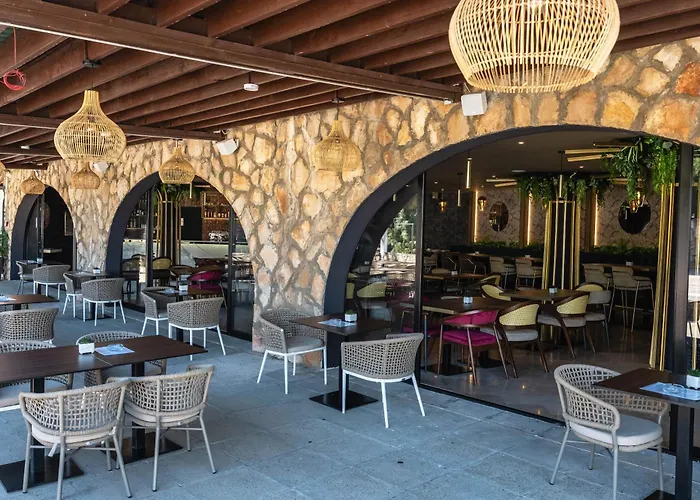 פארק נופש Mobile Homes Lovisca Premium יזרה